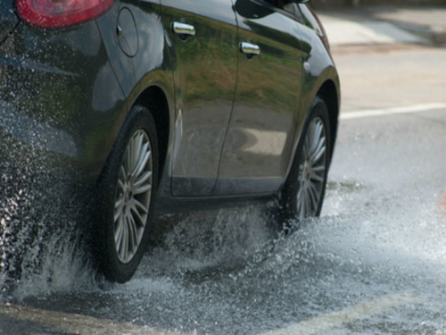 6 Tips to avoid hydroplaning and how to prevent it